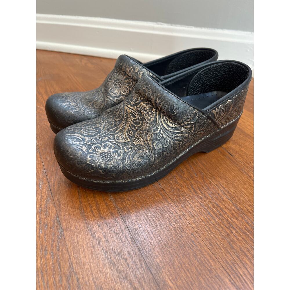 Dansko Professional Clogs Black/Copper Antique Tooled Leather Size 38 (US 7.5-8)